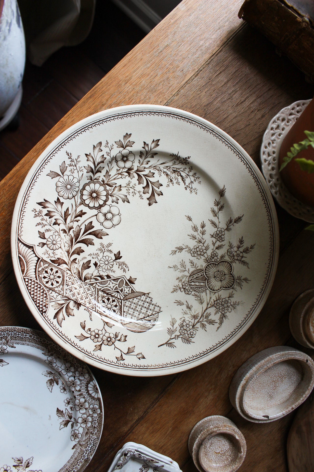 19c Aesthetic Movement Dinner Plate