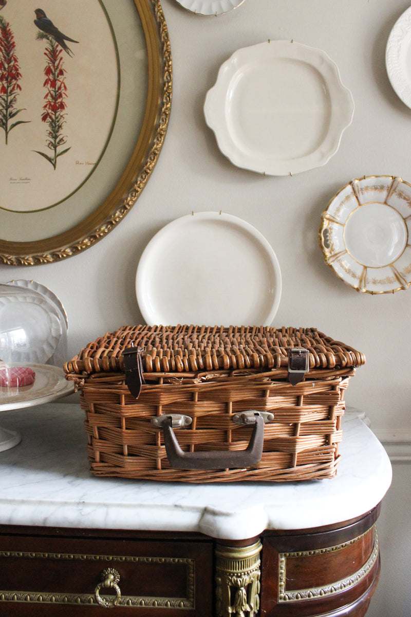 Vintage Wicker Picnic Hamper