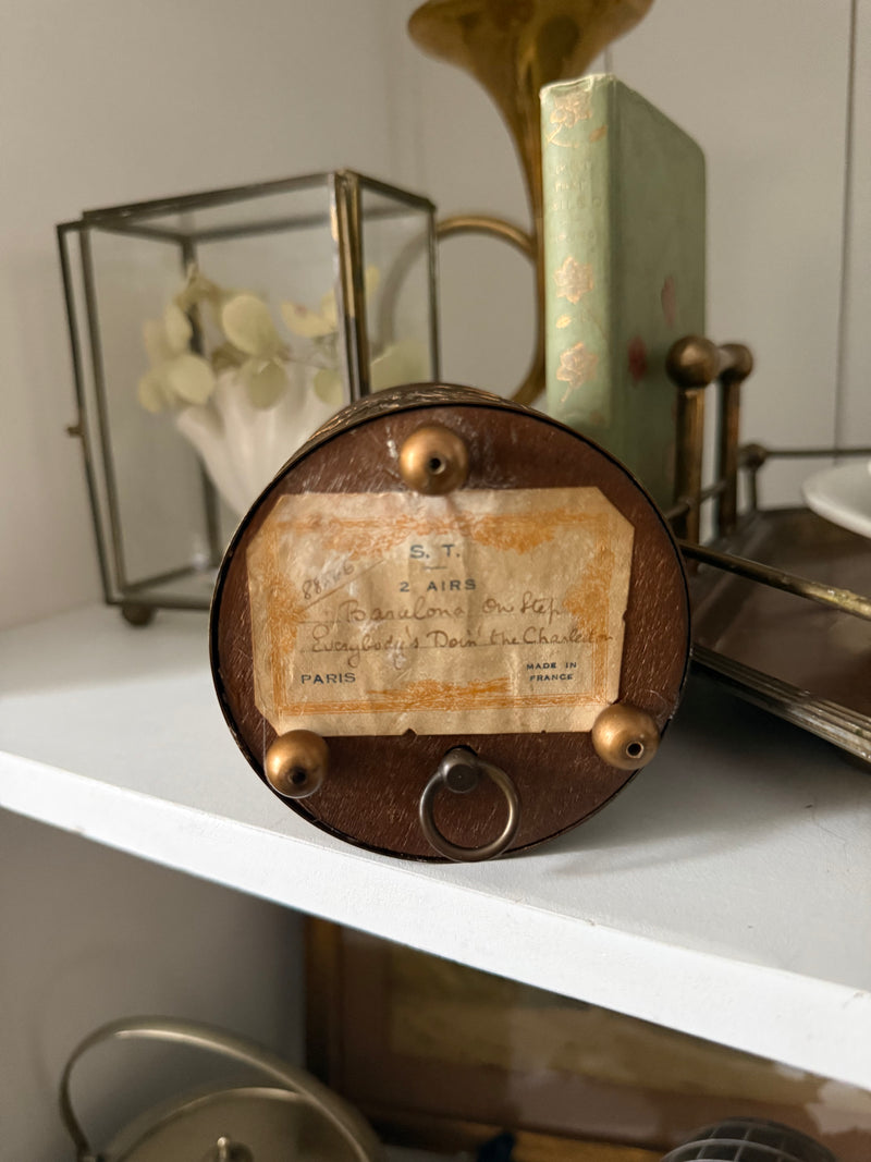 Parisian Powder Music Box